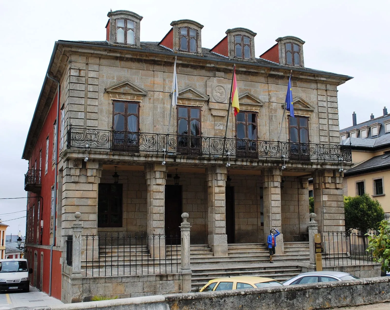 Fachada del pazo de Ibáñez, casa consistorial de Ribadeo