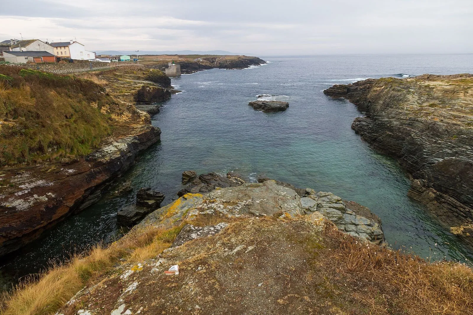 La costa rocosa de Rinlo, en Ribadeo, junto al mar Cantábrico