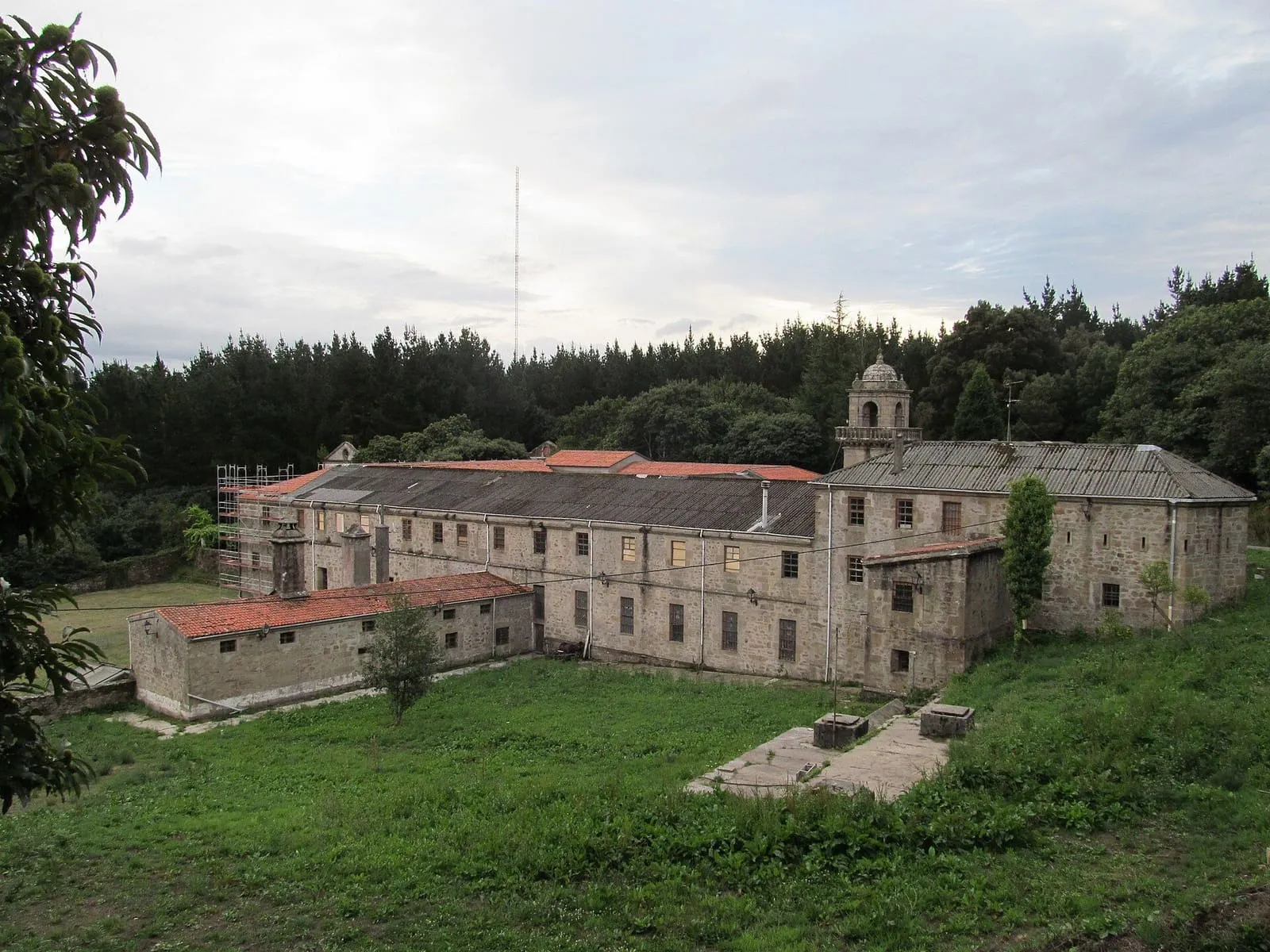 El monasterio de Santa Catalina de Montefaro, en Ares