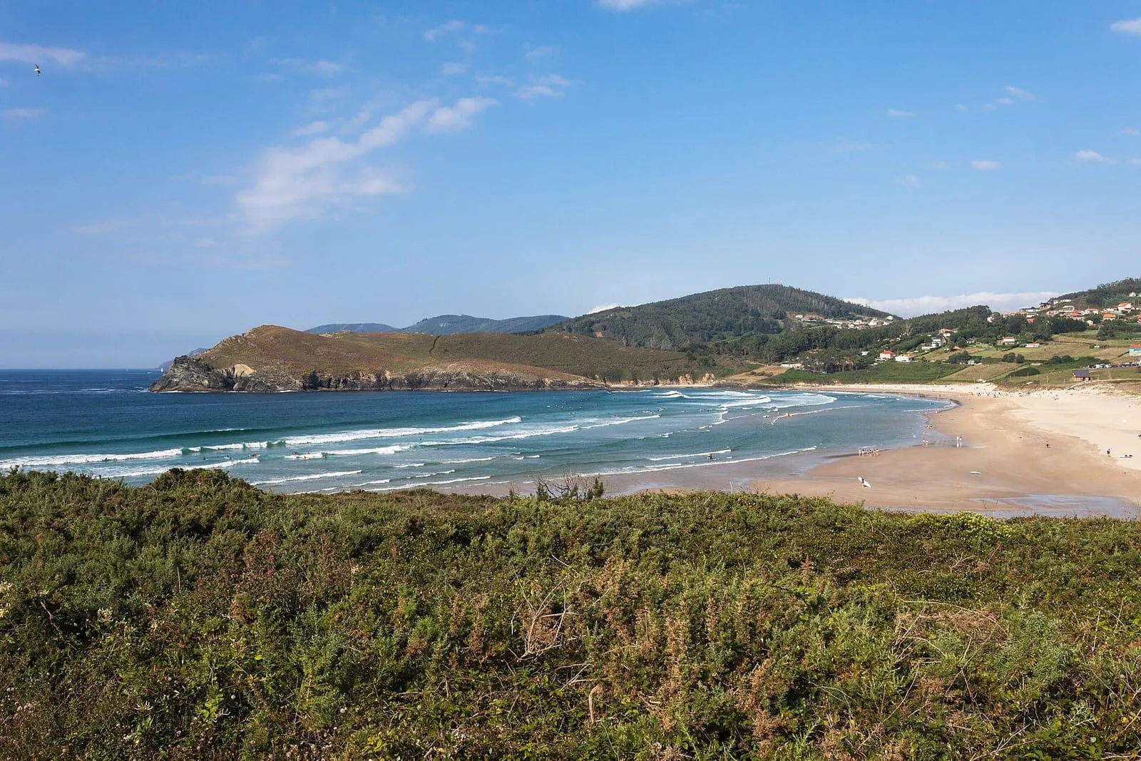 La playa de Pantín, en Valdoviño, con el oleaje del Atlántico