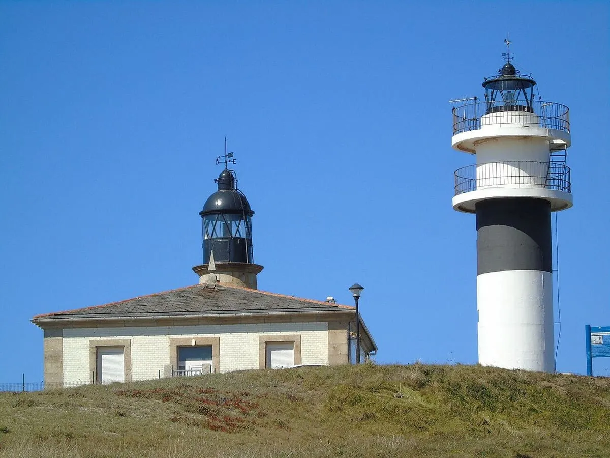 El faro de la punta Atalaia, en San Cibrao